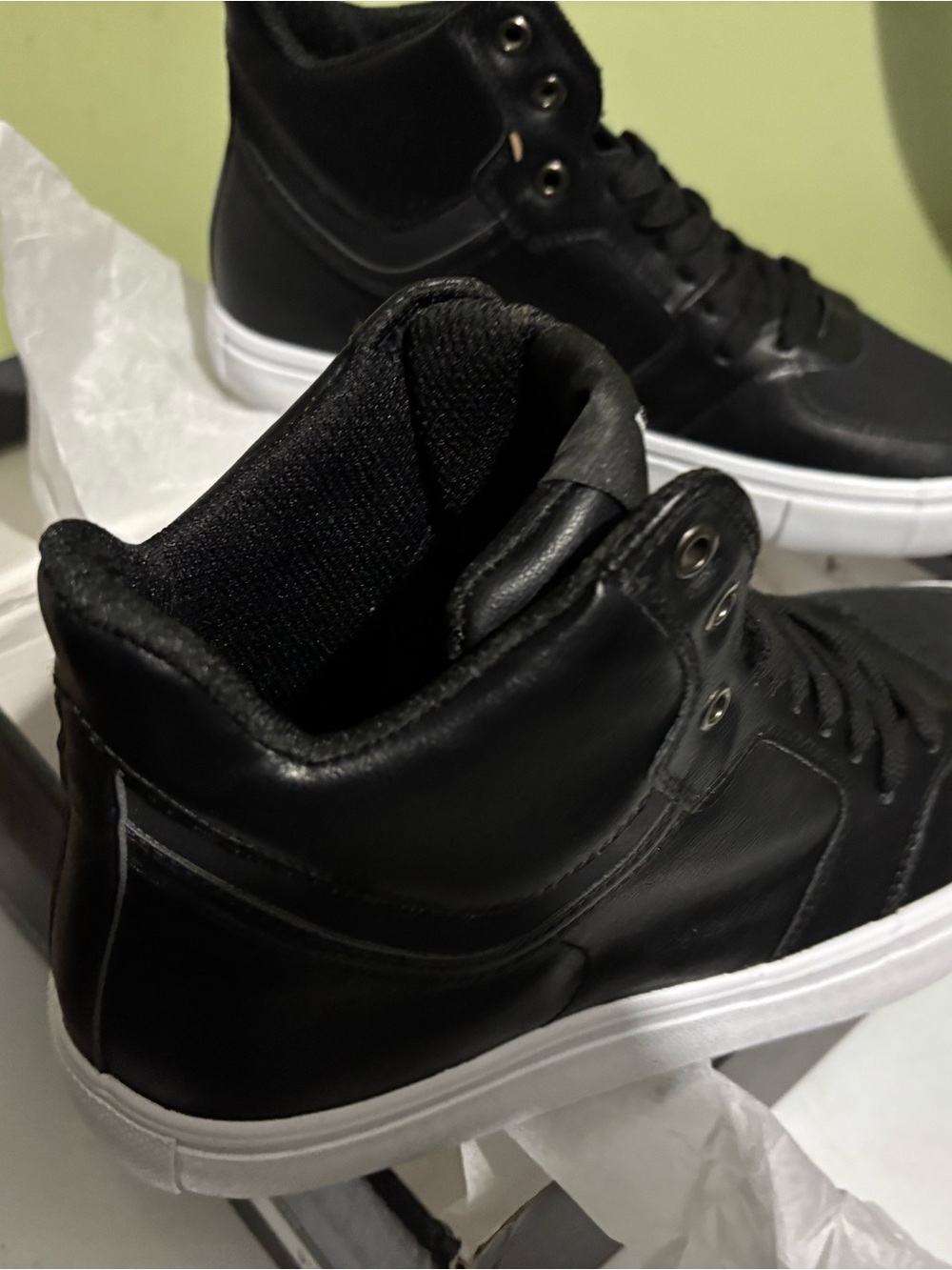 London Fog Black High-Top boot sneaker with White Sole - Picture 4 of 6